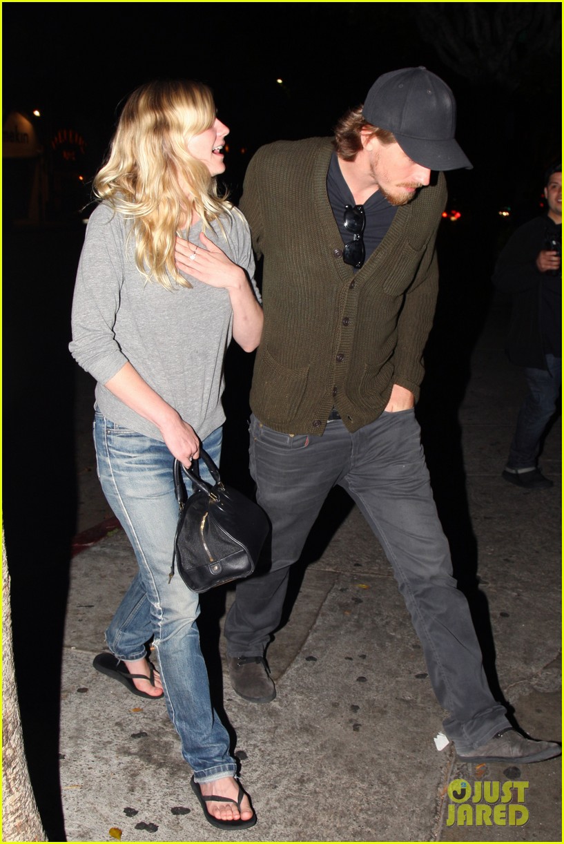 Kirsten Dunst & Garrett Hedlund Vermont Kitchen Couple! Photo 2889713