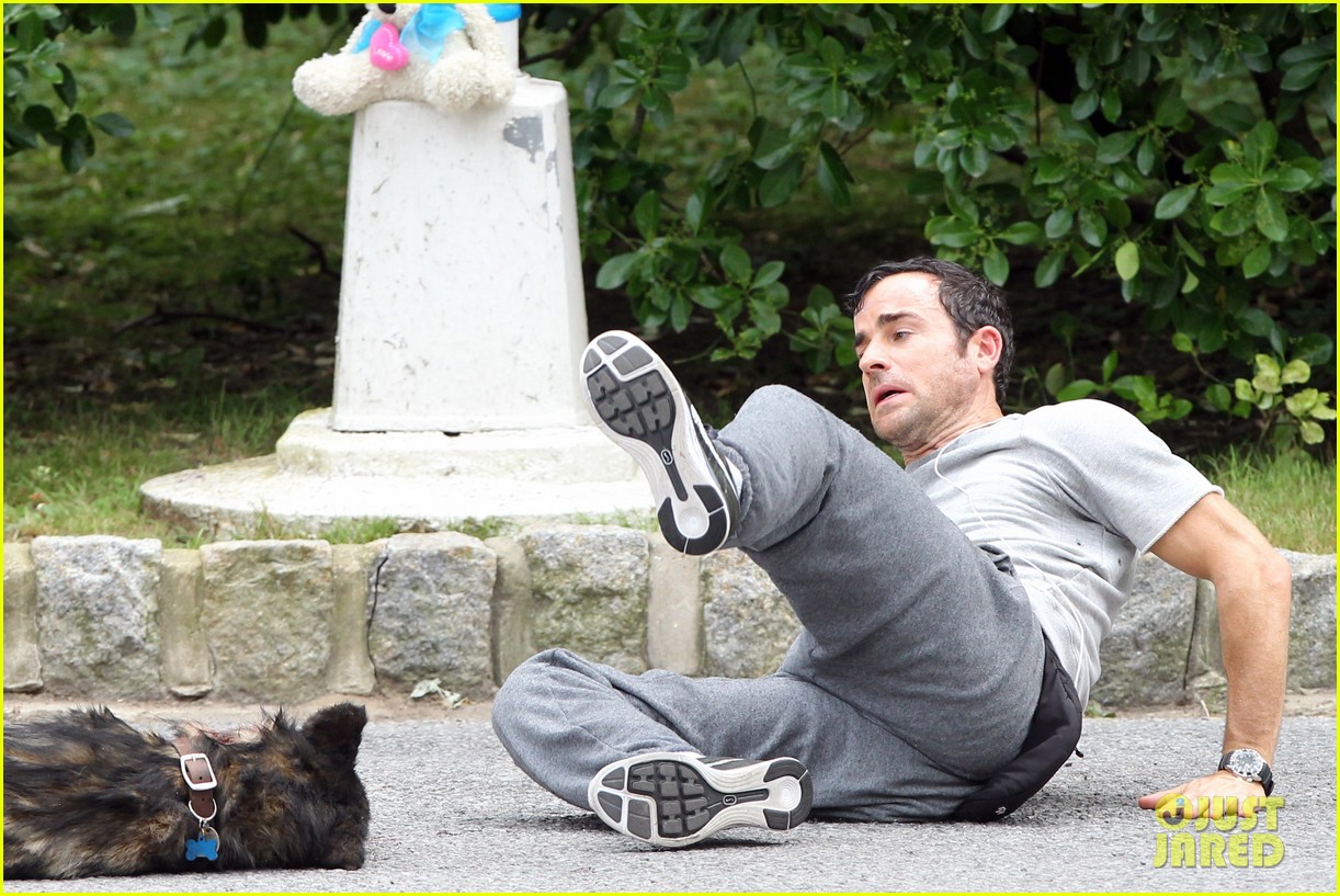 Justin Theroux Films Scenes with a