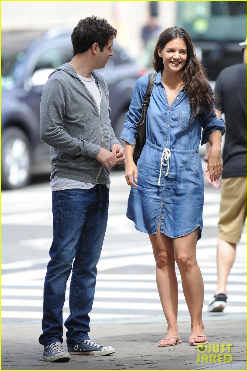 Katie Holmes & Luke Kirby Back to Work on 'Mania Days