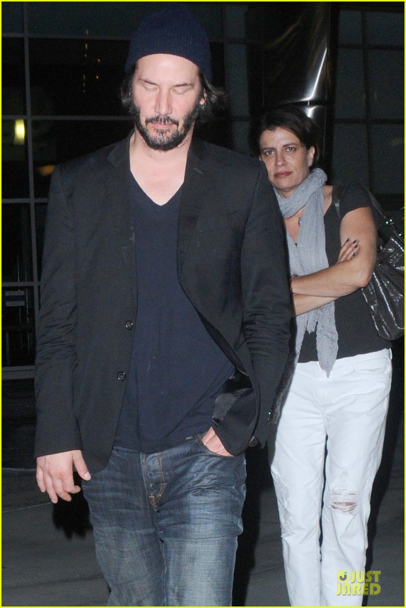 keanu-reeves-friday-night-movie-with-mystery-woman-04.jpg