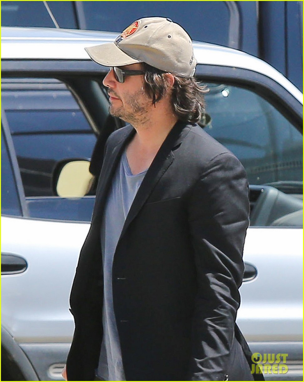 Keanu Reeves Wears Interesting Outfit at the Gym Photo 2935748 Keanu Reeves Pictures Just Jared