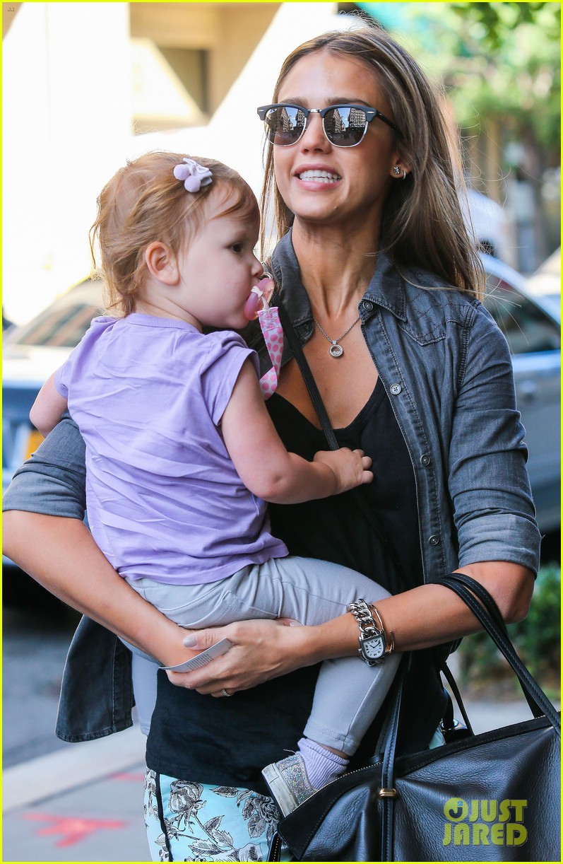 Jessica Alba & Rashida Jones: Charlotte Ronson Fashion Show!: Photo