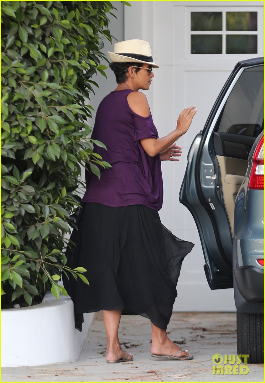 Halle Berry: Beverly Hills Playdate with Nahla: Photo 2949149