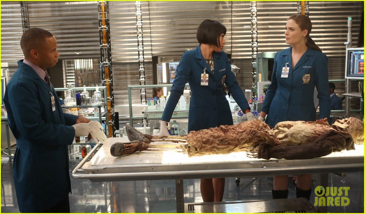 'Bones' Wedding Booth & Bones Get Married See Wedding Pics! Photo