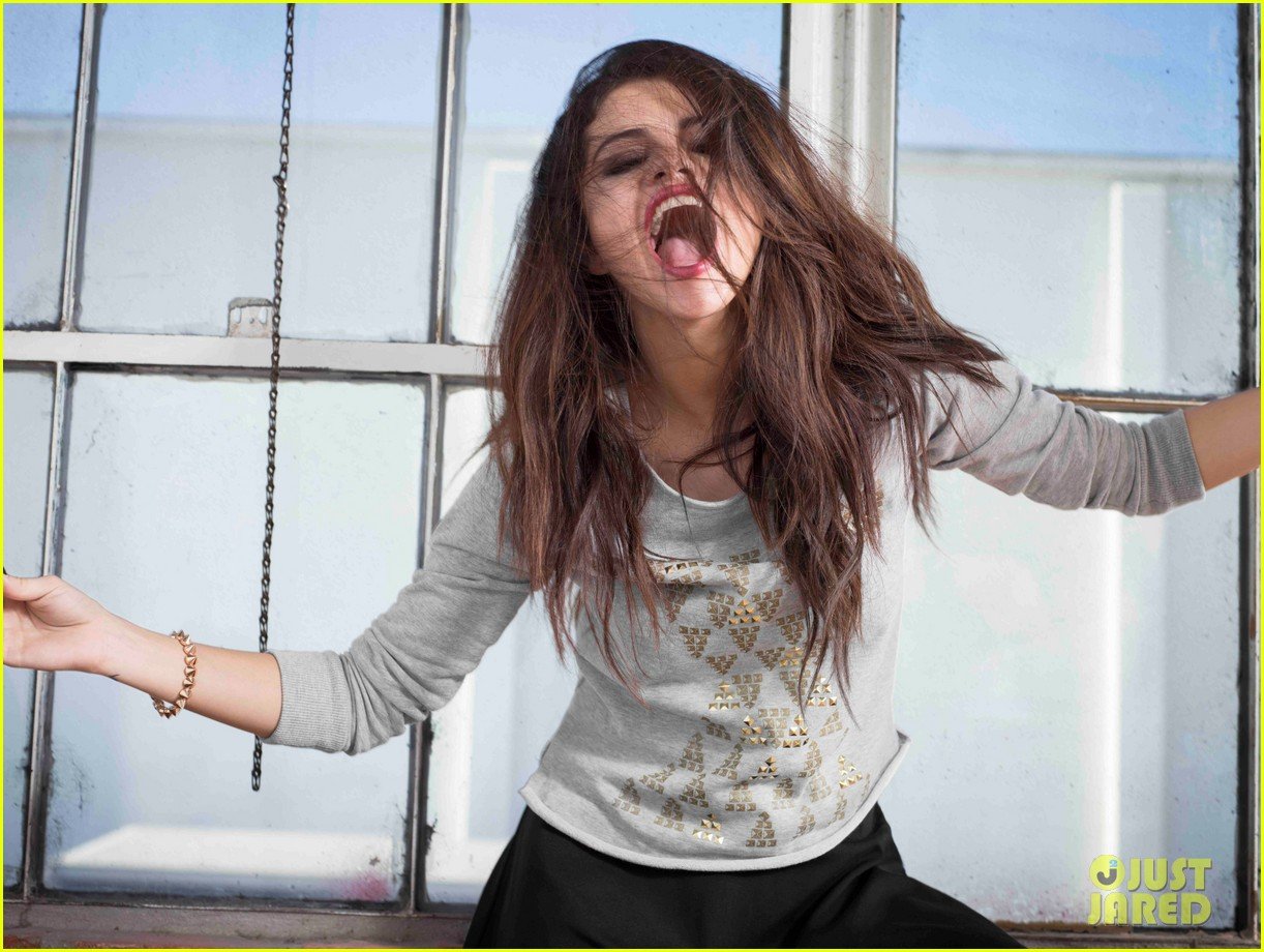 nike dunk gris et violet - Selena Gomez: adidas NEO\u0026#39;s Winter 2013 Campaign Images: Photo ...