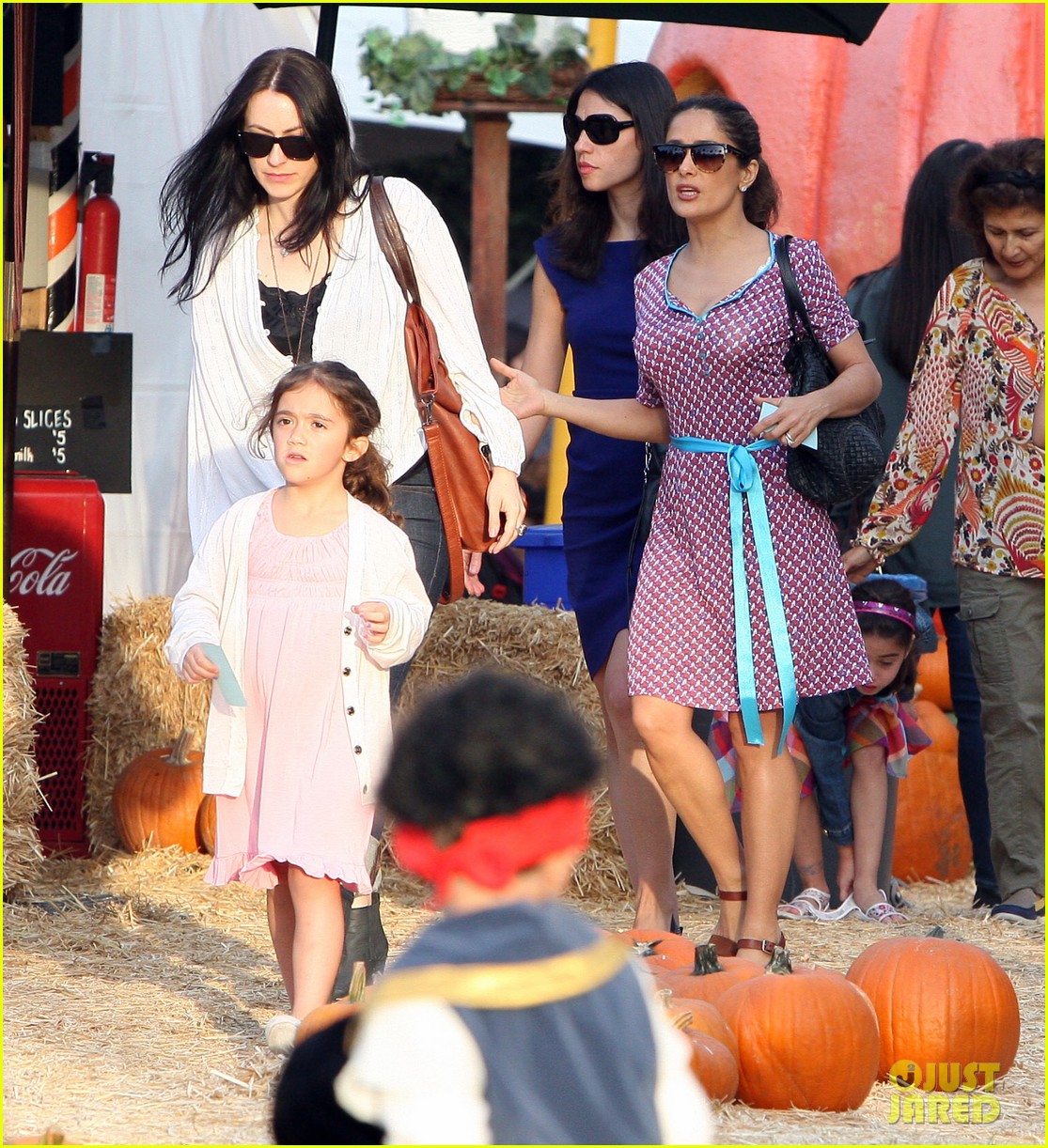 Salma Hayek: Fun Filled Weekend with the Family!: Photo 2981629