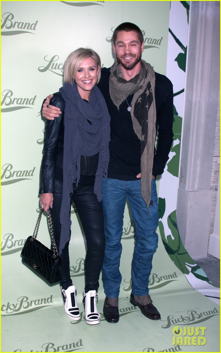 Chad Michael Murray & Nicky Whelan: Lucky Brand Store Opening: Photo