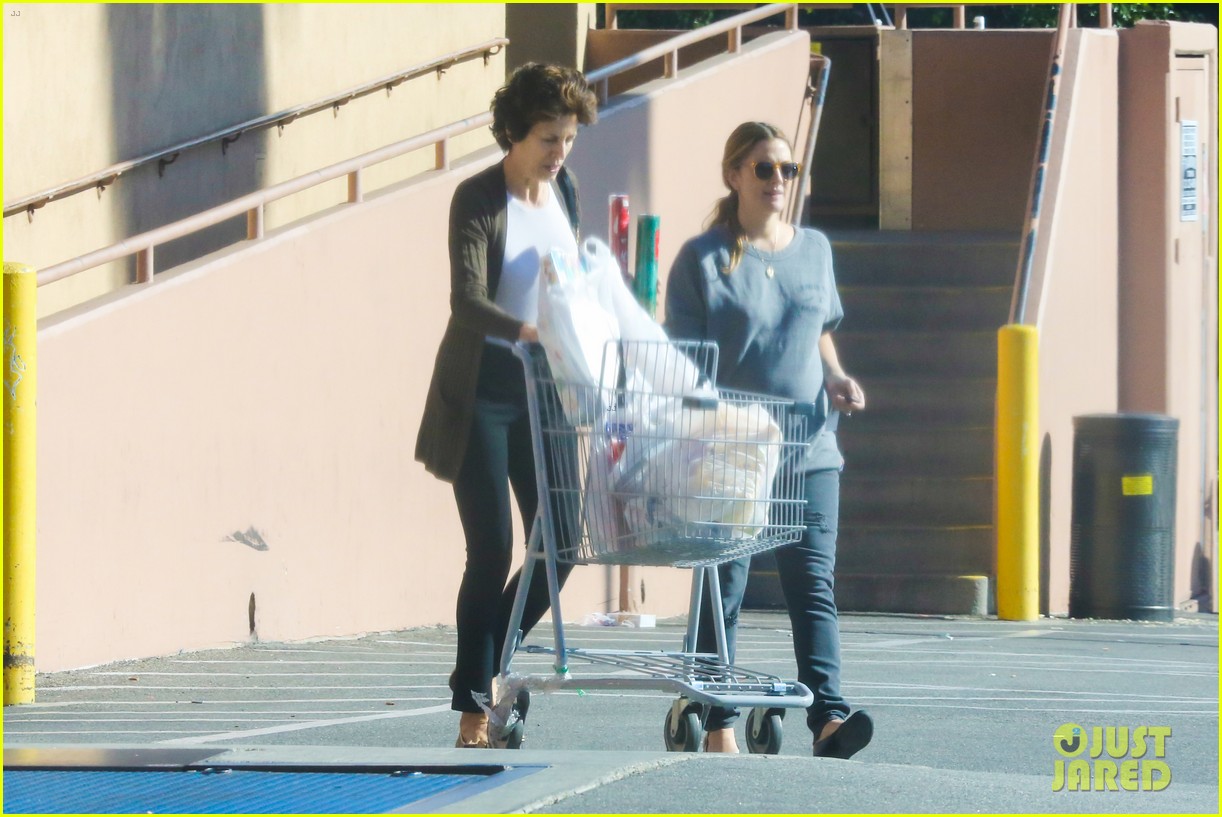 Drew Barrymore: Thanksgiving Grocery Shopping with Mother-in-Law Coco