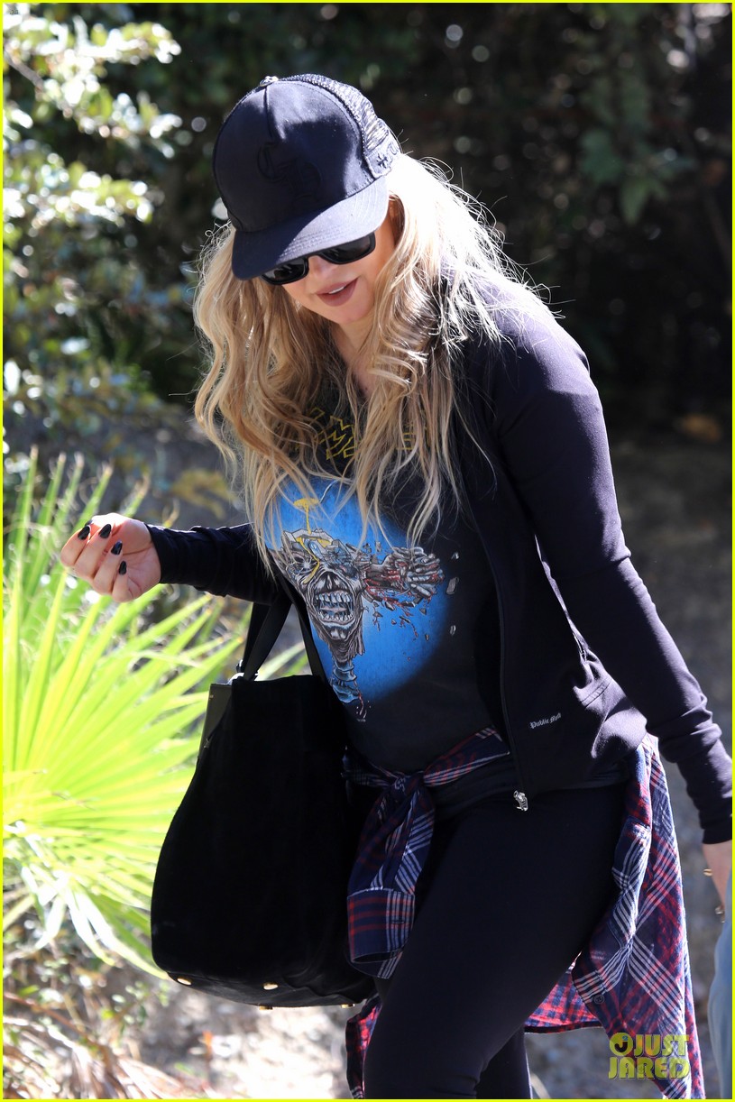 Fergie & Josh Duhamel Workout Pair After Halloween Fergie & Josh Duhamel Workout Pair After Halloween