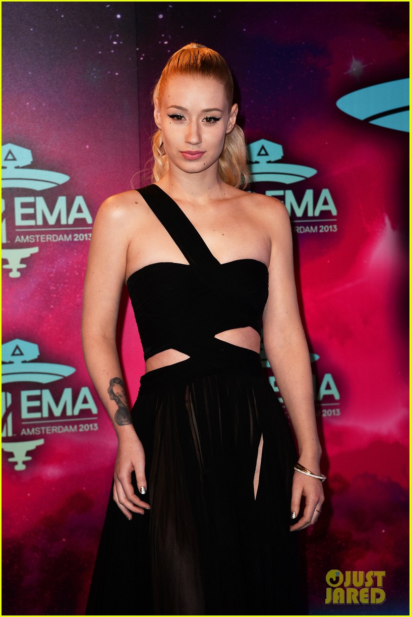 ellie-goulding-iggy-azalea-mtv-ema-2013-