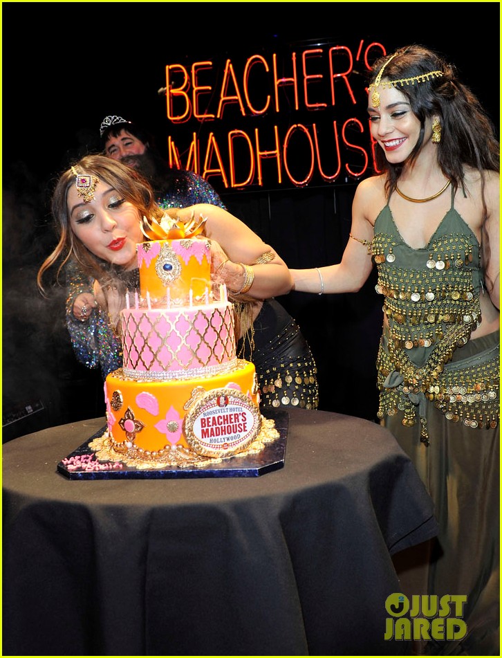 Vanessa Hudgens: Stella's Birthday Party at Beacher's Madhouse!: Photo