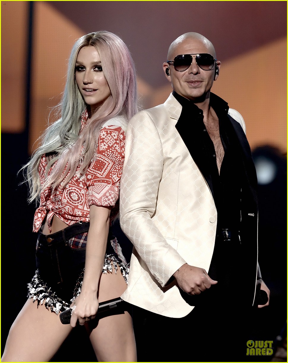 Pitbull and Kesha Performs Timber at the 2013 American 