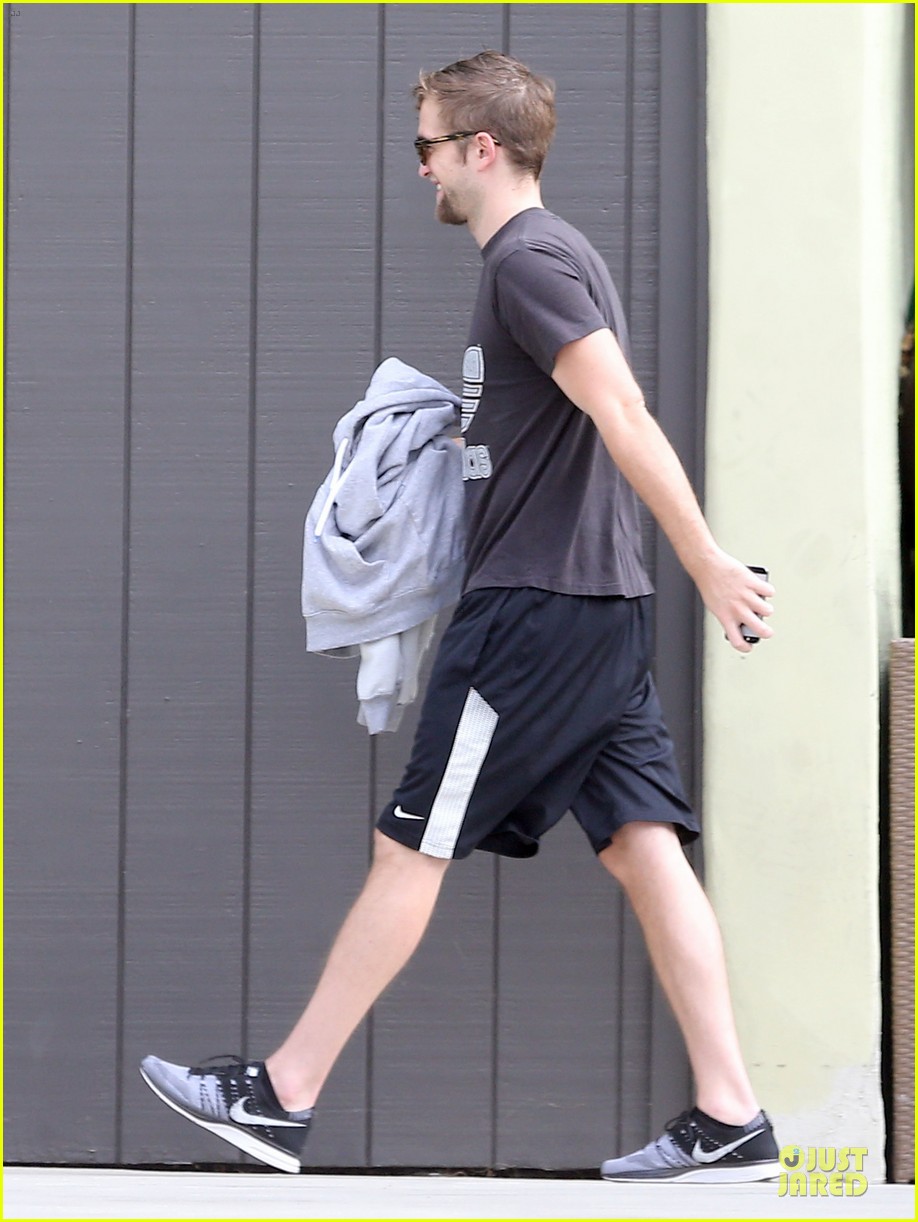 Robert Pattinson Bulks Up at the Gym! Photo 2995570 Robert Pattinson