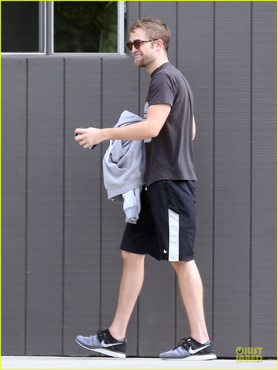 Robert Pattinson Bulks Up at the Gym! Photo 2995572 Robert Pattinson