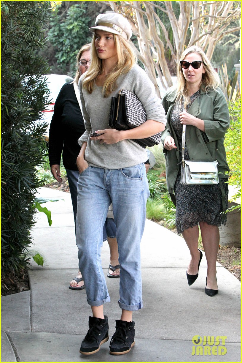 Rosie Huntington-Whiteley: Happy Birthday, Cher Coulter!: Photo 2995927