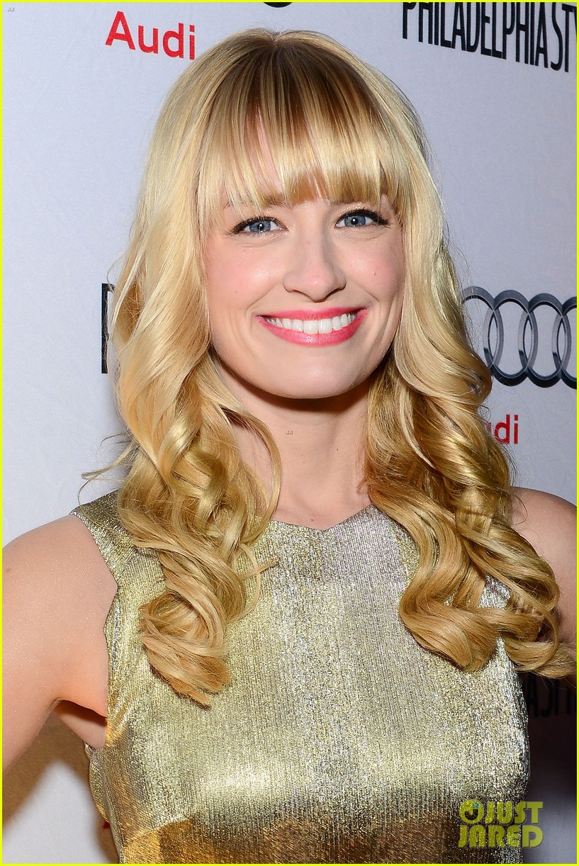 2 Broke Girls' Beth Behrs Celebrates Style in Philadelphia: Photo