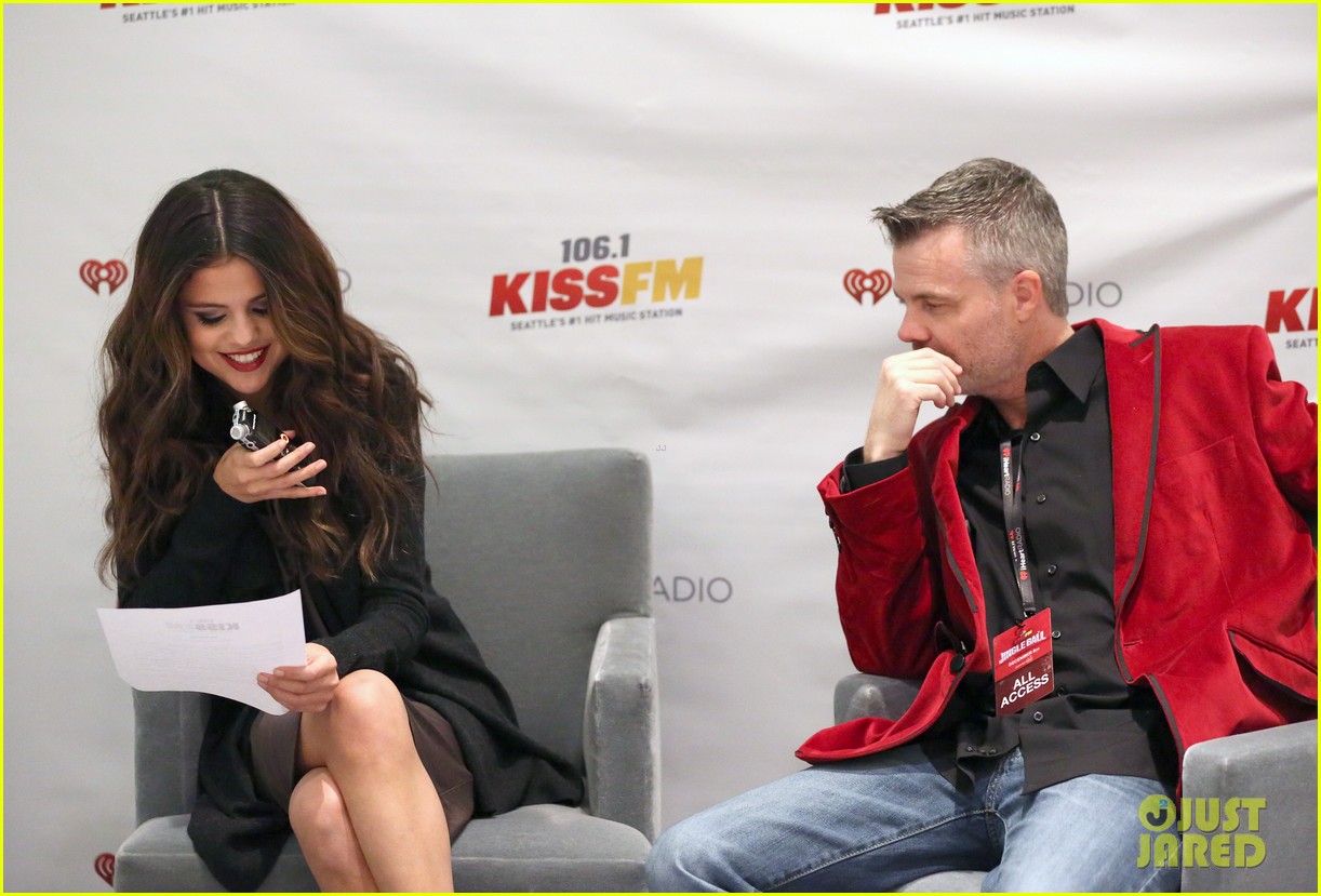 Selena Gomez Loses the Short Wig for 106.1 Jingle Ball: Photo 3008226
