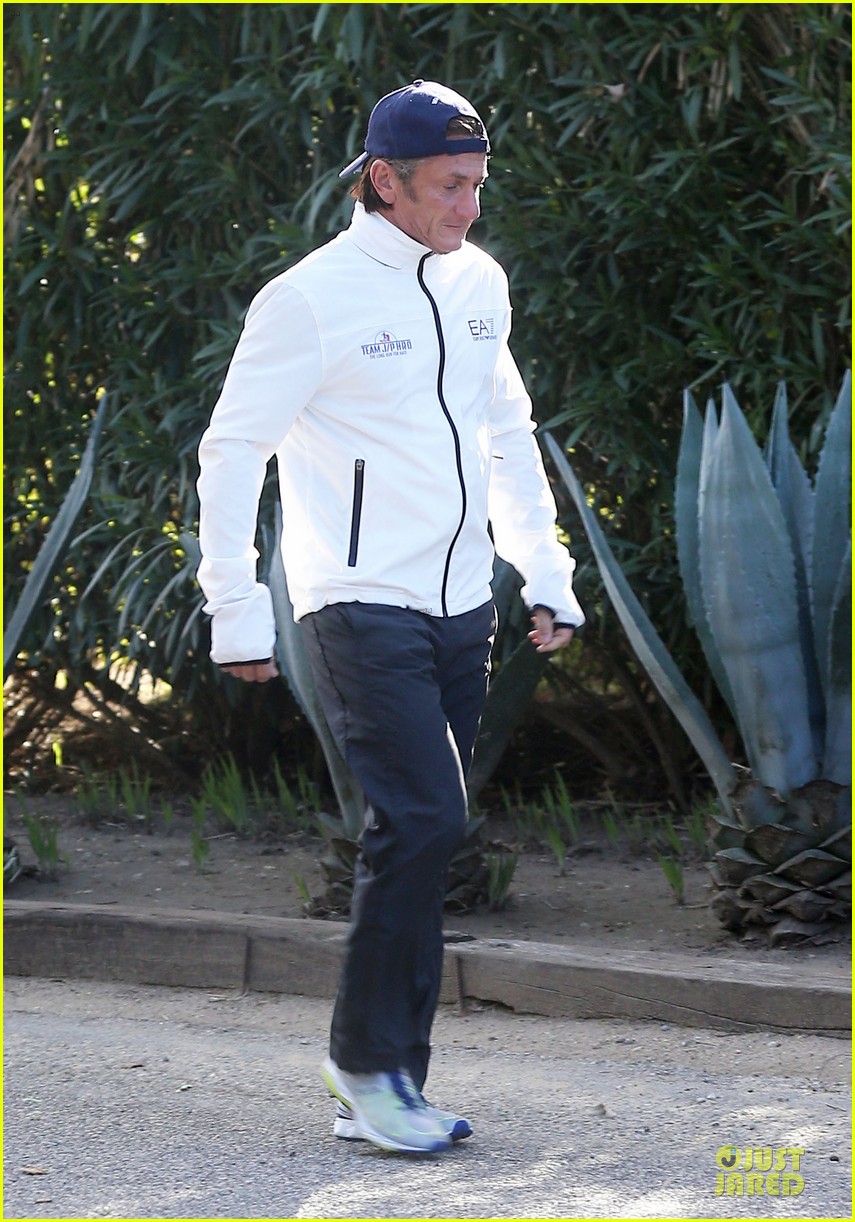 Sean Penn Joins Instagram During Haiti Trip! Photo 3010260 Sean Penn