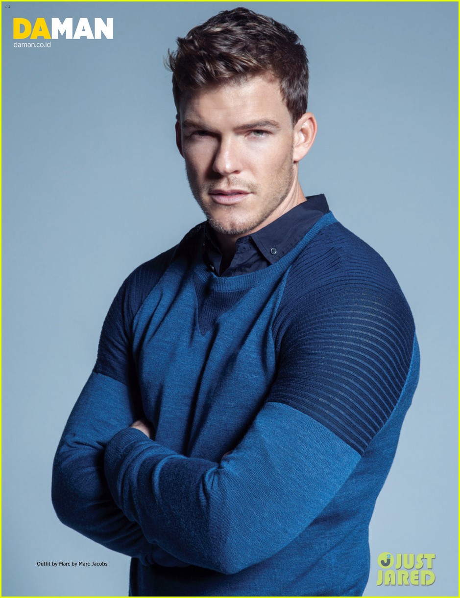 Alan Ritchson Bares Ripped Shirtless Body for 'Da Man' Mag! Photo