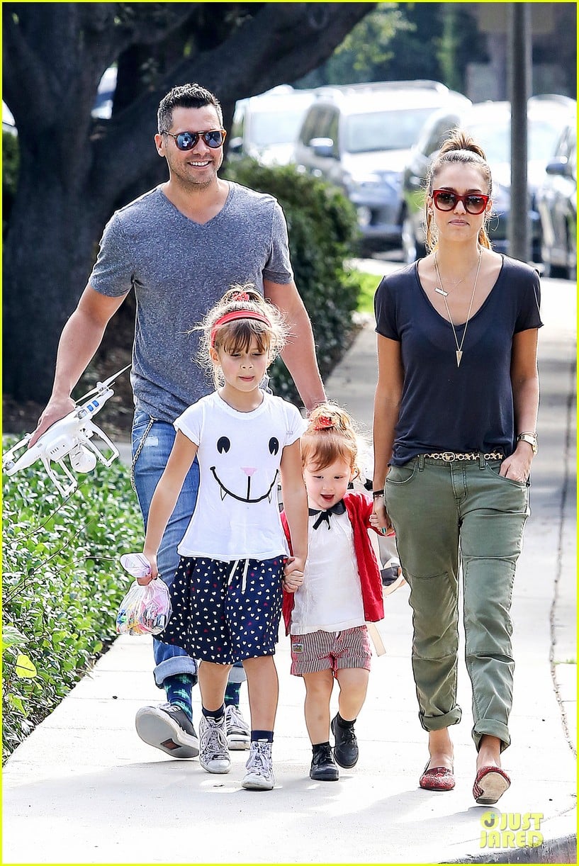 Jessica Alba &amp; Cash Warren All Wrapped Up at Beverly