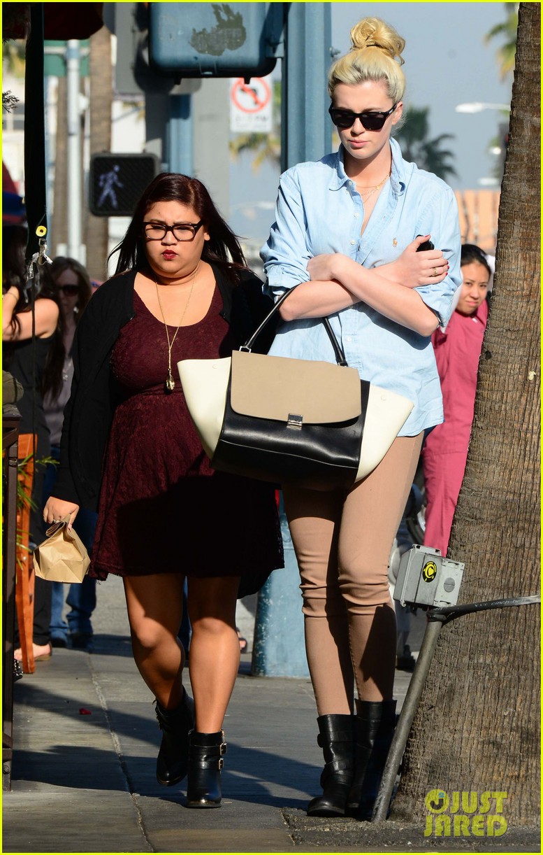 Ireland Baldwin On Justin Bieber Stop Defending Him Start Praying For Him Photo Ireland Baldwin Justin Bieber Pictures Just Jared