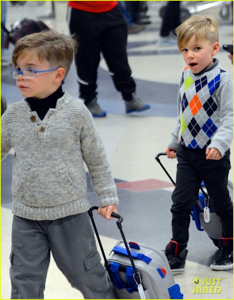 Ricky Martin Steps Out With Kids After His Breakup Photo 3023712