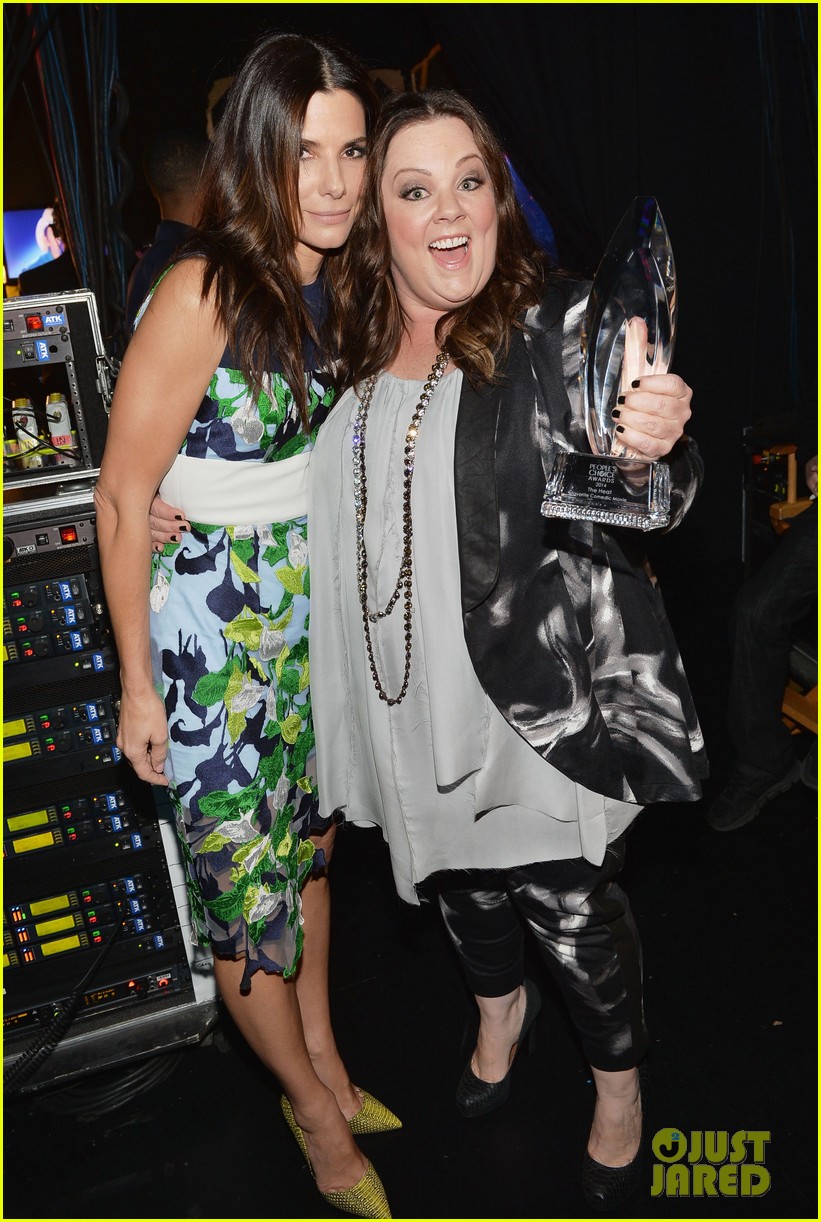 Melissa McCarthy Joins Sandra Bullock at People's Choice Awards 2014