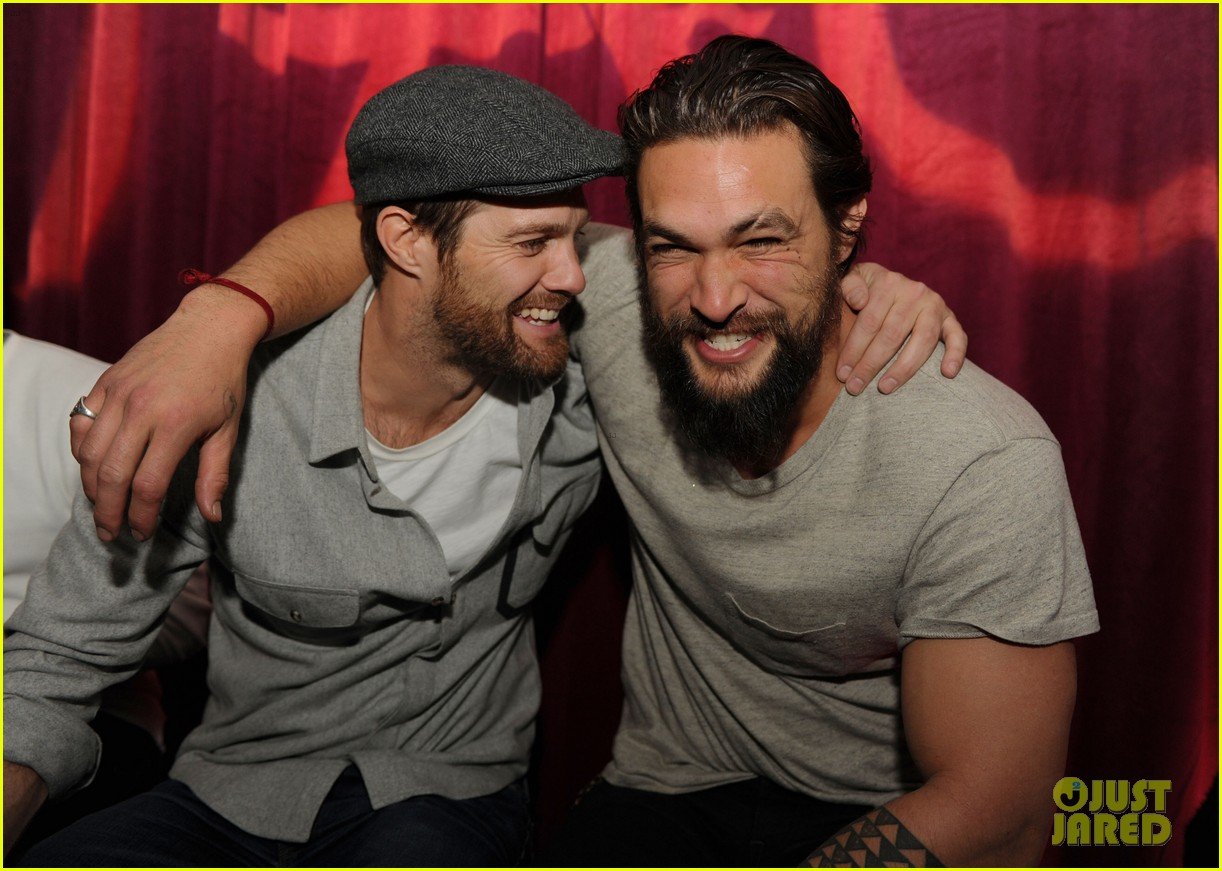 Jason Momoa & Geoff Stults Football Fun at Sundance! Photo 3036523