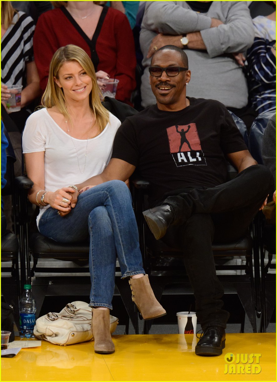 Eddie Murphy &amp; Paige Butcher Lakers Game Kiss! Photo