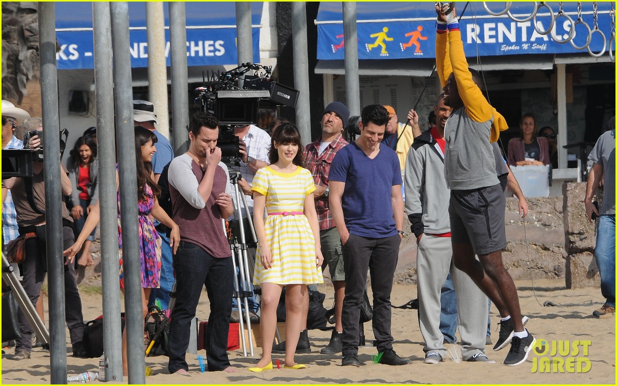 Zooey Deschanel Films 'New Girl' Beach Scenes with the Cast Photo