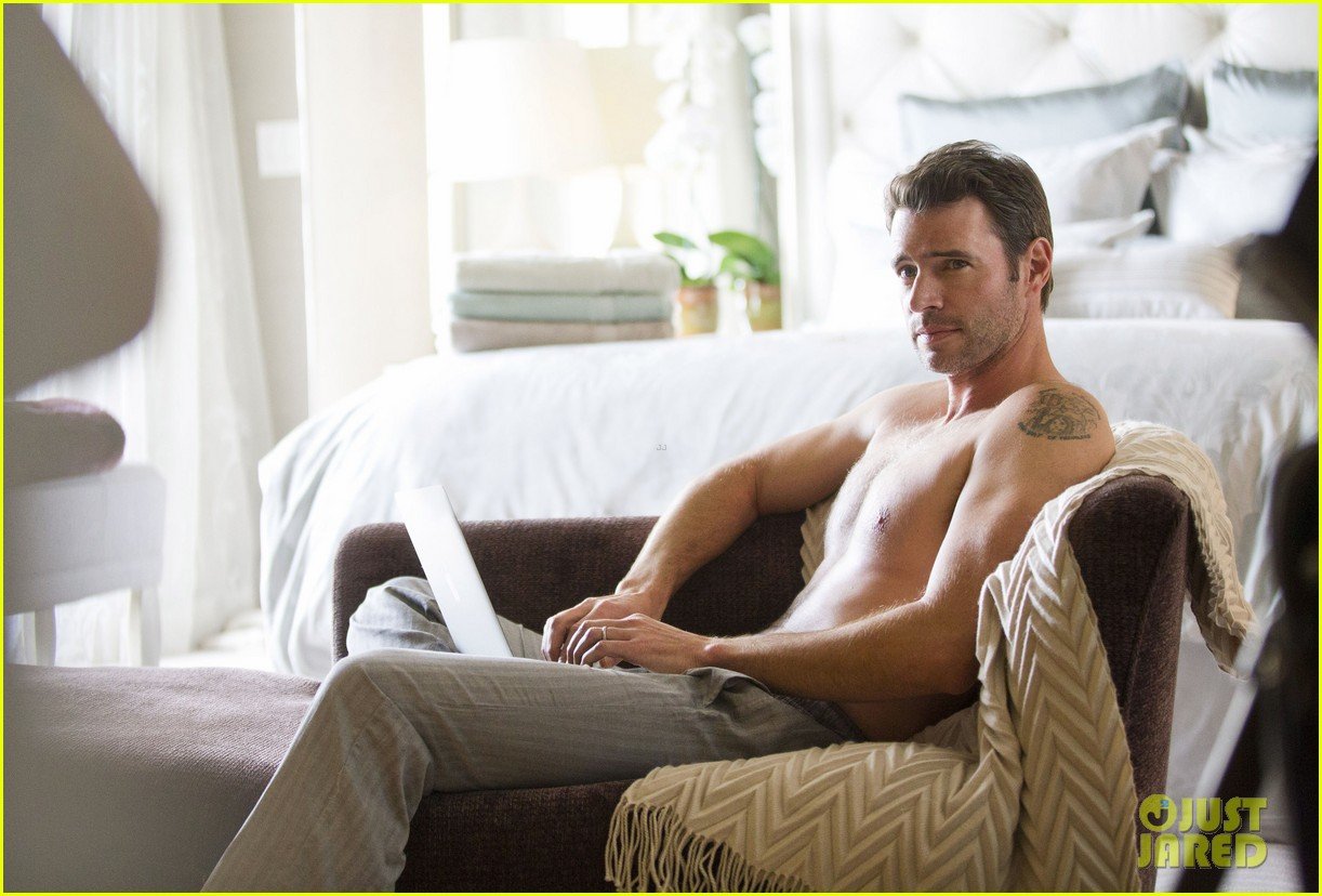 Scandal's Scott Foley is Super Hunky - Goes Shirtless in a Towel for 'Charisma'!: Photo 3060330