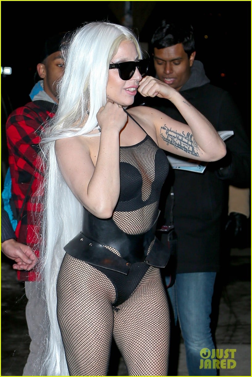 lady-gaga-wears-almost-nothing-in-freezi