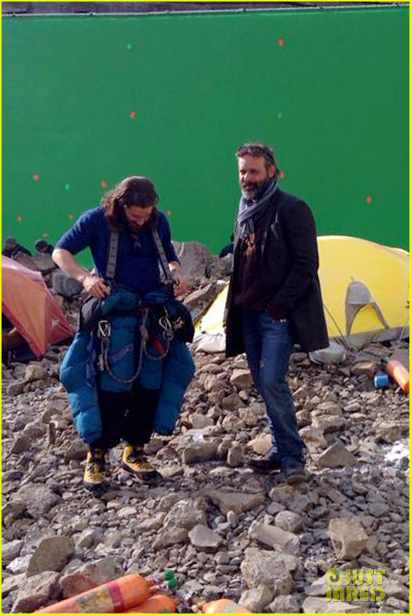 Jake Gyllenhaal Sports Long Hair Shaggy Beard In First Everest