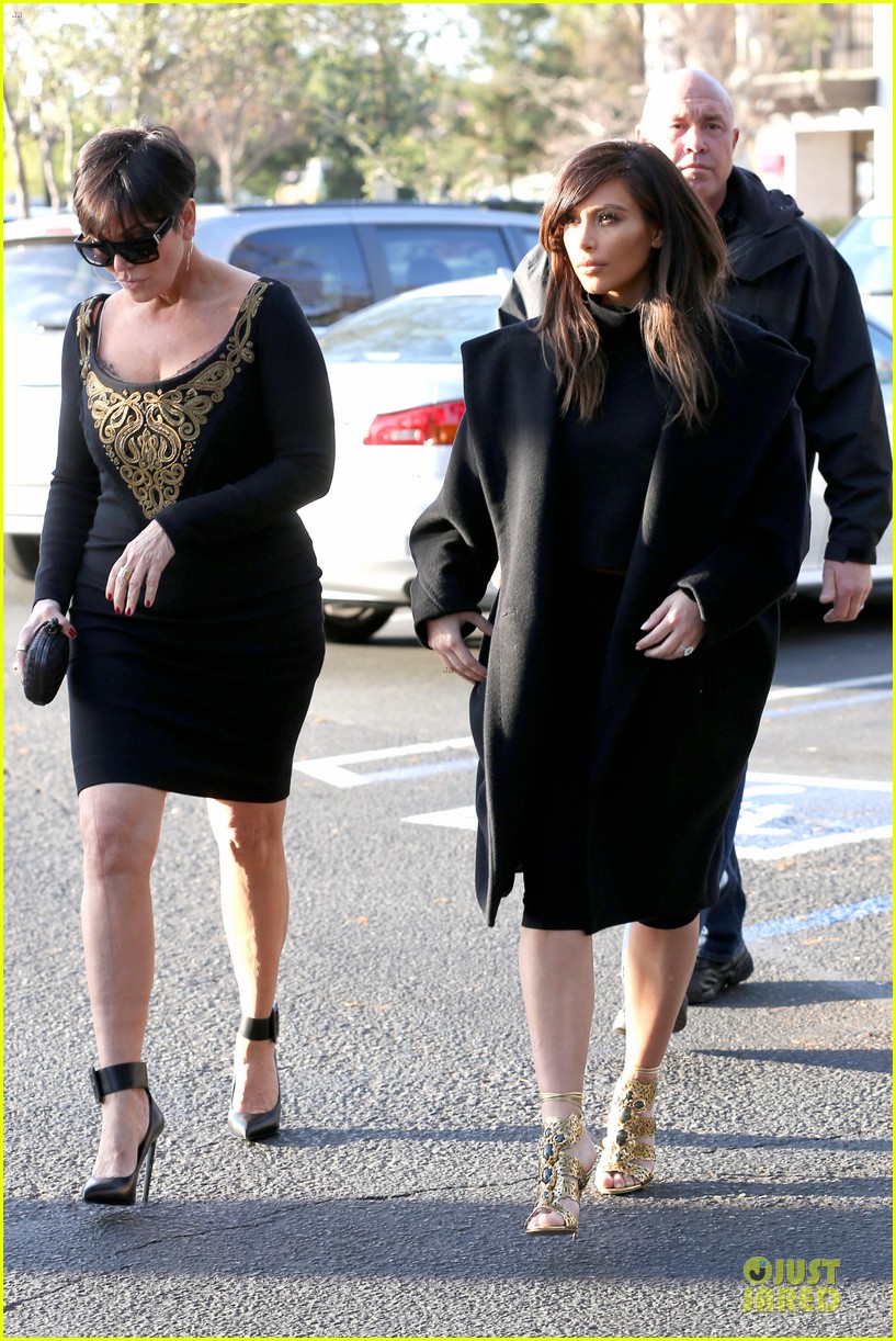 Kim Kardashian: Restaurant Filming with Mom Kris Jenner & Sister Khloe