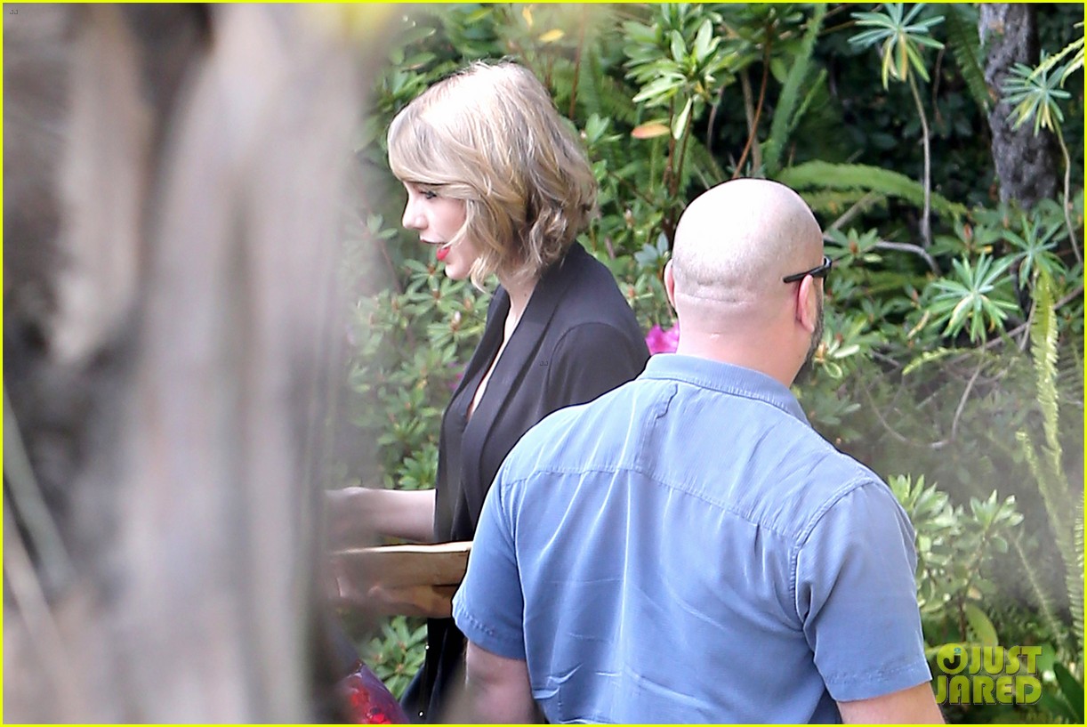 Taylor Swift Praises Jack Antonoff's New Project Bleachers! Photo