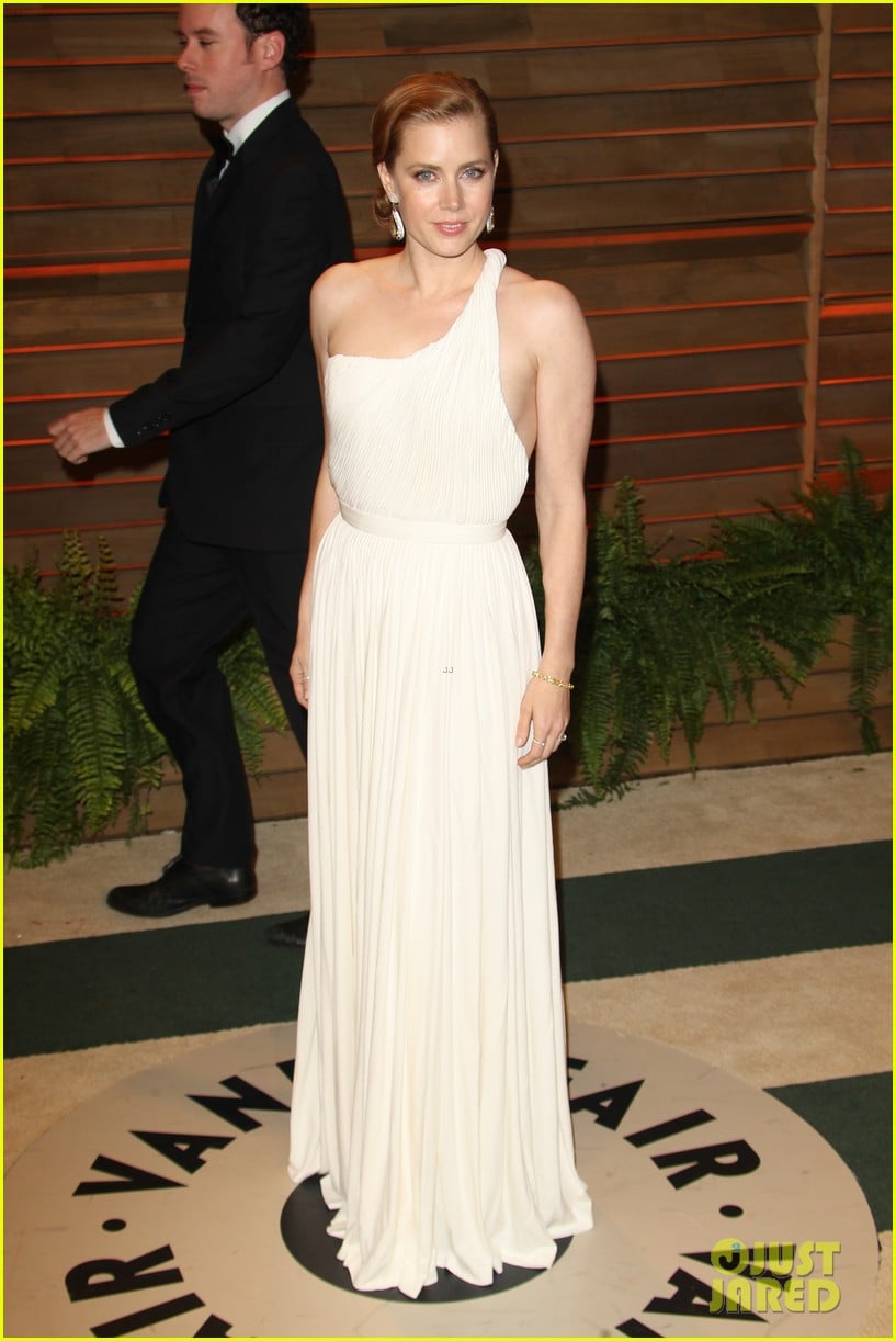 Amy Adams is White Hot in New Dress at Vanity Fair Oscars Party 2014