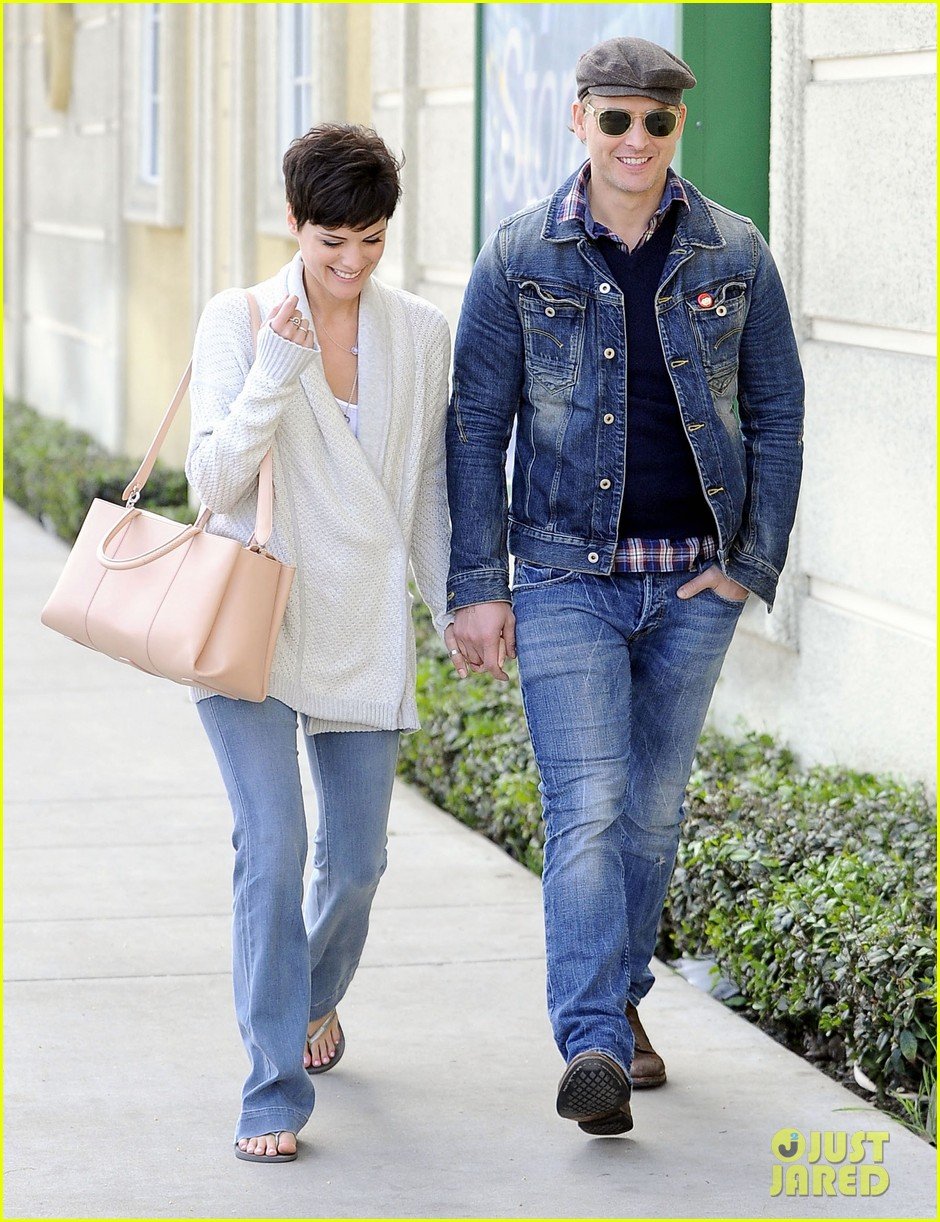 Peter Facinelli & Jaimie Alexander Hold Hands & Look Lovey Dovey