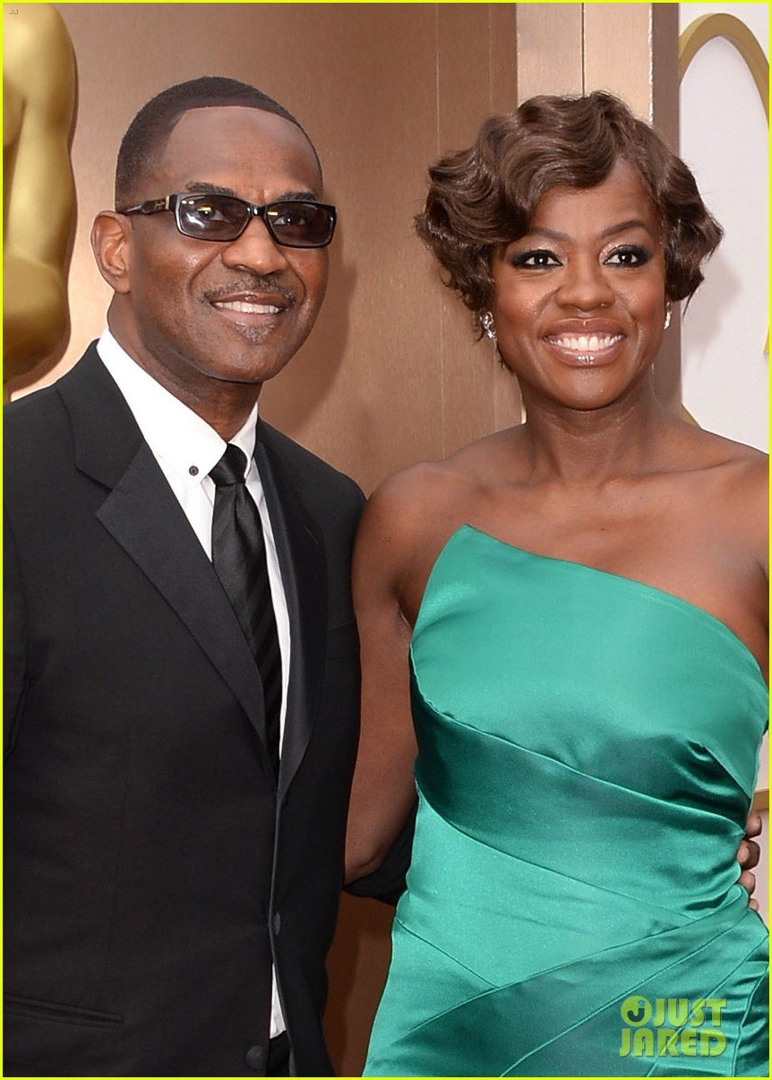 Viola Davis Oscars 2014 Red Carpet with Julius Tennon Photo 3063732