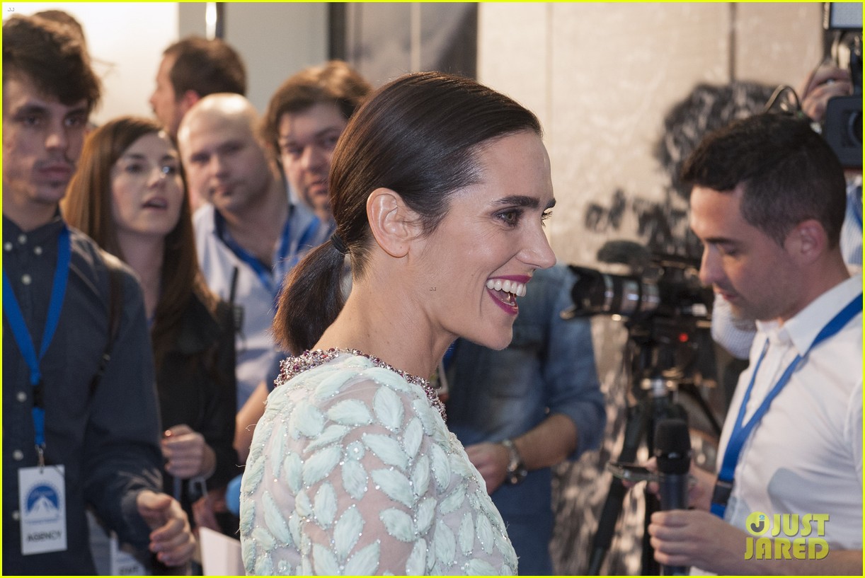 Emma Watson & Jennifer Connelly Take 'Noah' to Madrid!: Photo 3073669