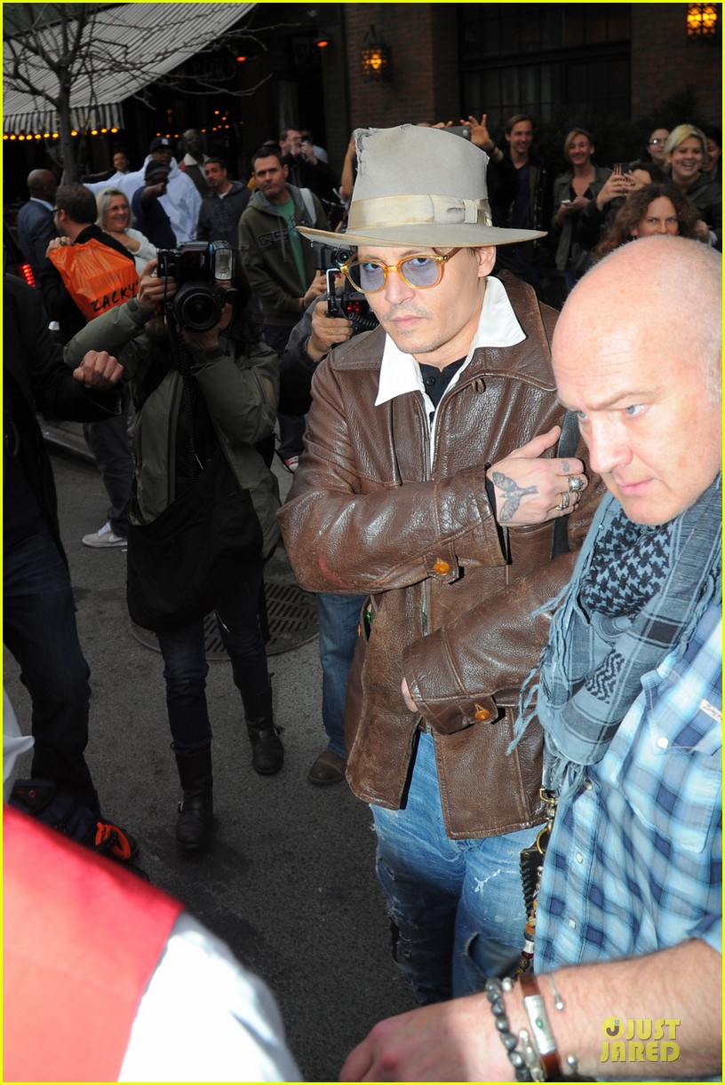 Johnny Depp Poses For Sweet Selfie with Fan in NYC! Photo 3097043 Johnny Depp Pictures Just