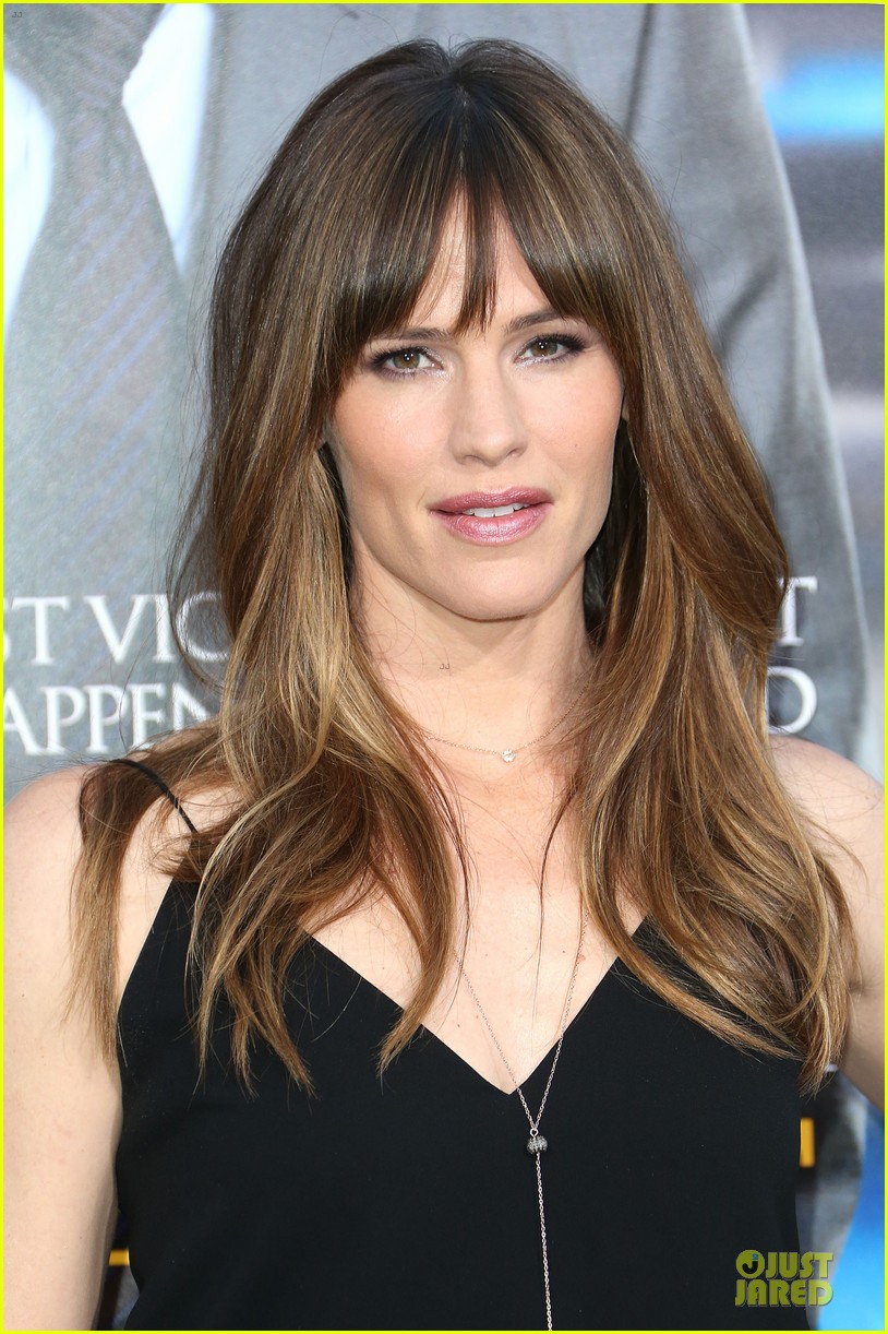 Jennifer Garner Tom Welling Want Us To Pick Them On Draft Day