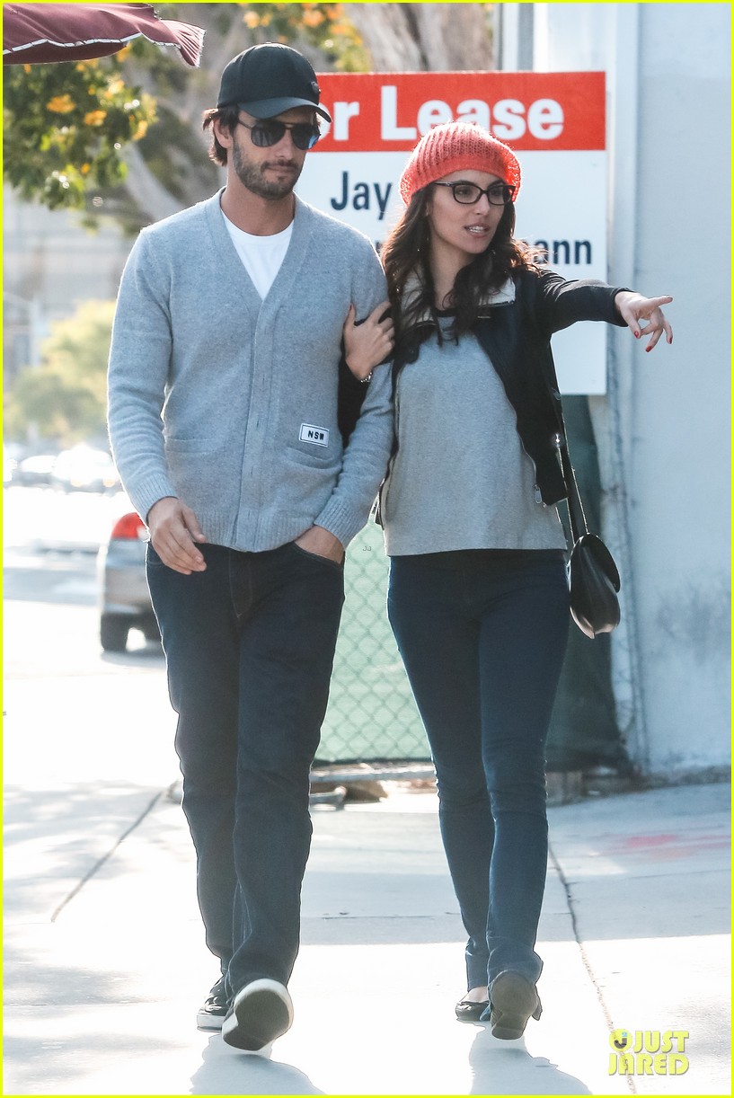 Rodrigo Santoro & Melanie Fronckowiak Look Lovely Holding Hands at Urth