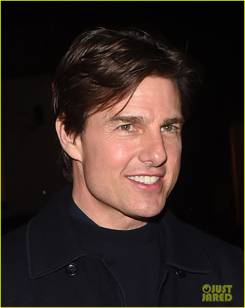 Tom Cruise Jumped on Oprah’s Couch Nearly Nine Years Ago!: Photo