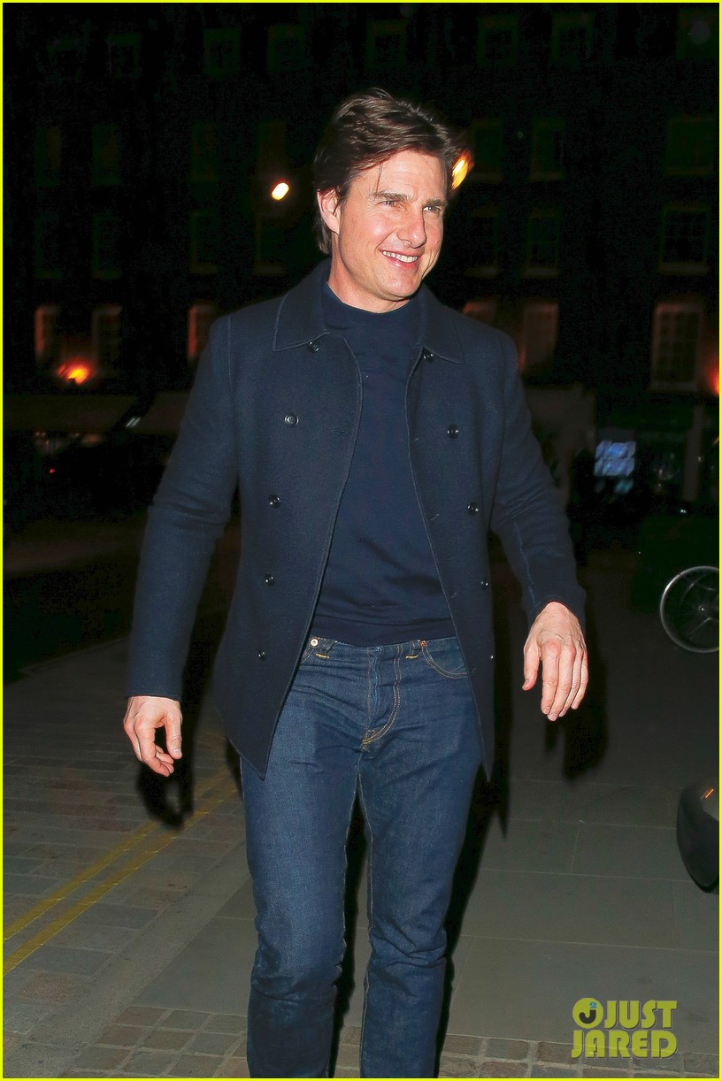 Tom Cruise Jumped On Oprah S Couch Nearly Nine Years Ago Photo