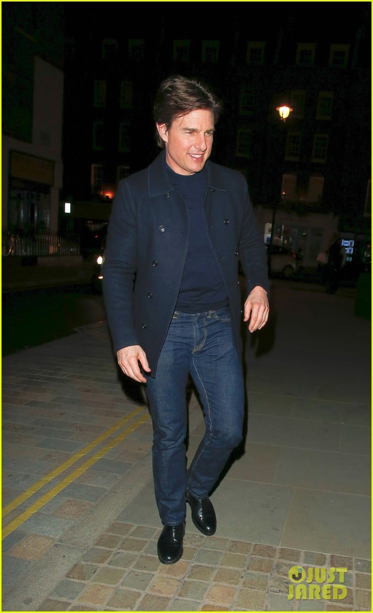 Tom Cruise Jumped On Oprah S Couch Nearly Nine Years Ago Photo