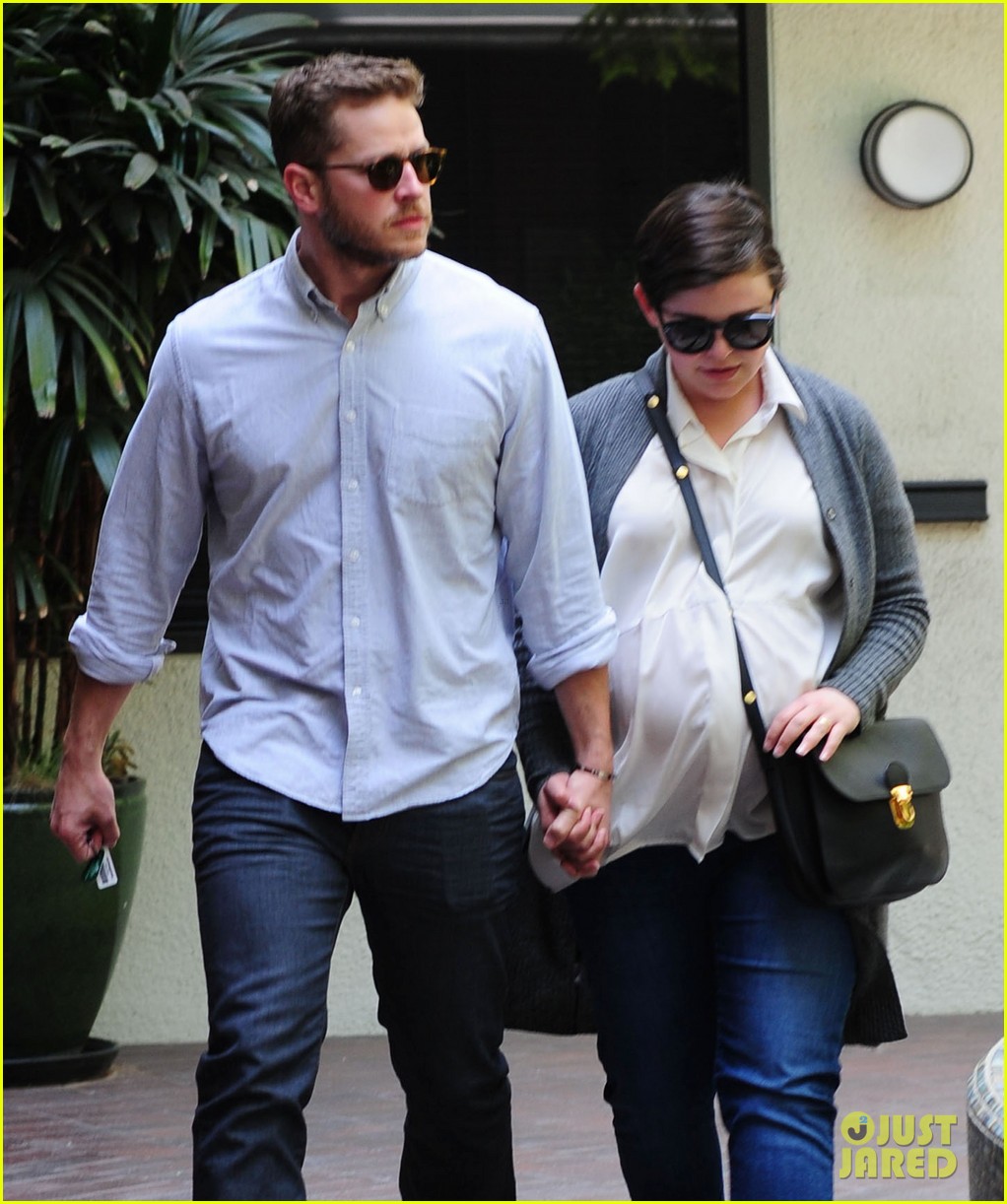 Ginnifer Goodwin Looks Like She Could Give Birth Any Day Now! Photo