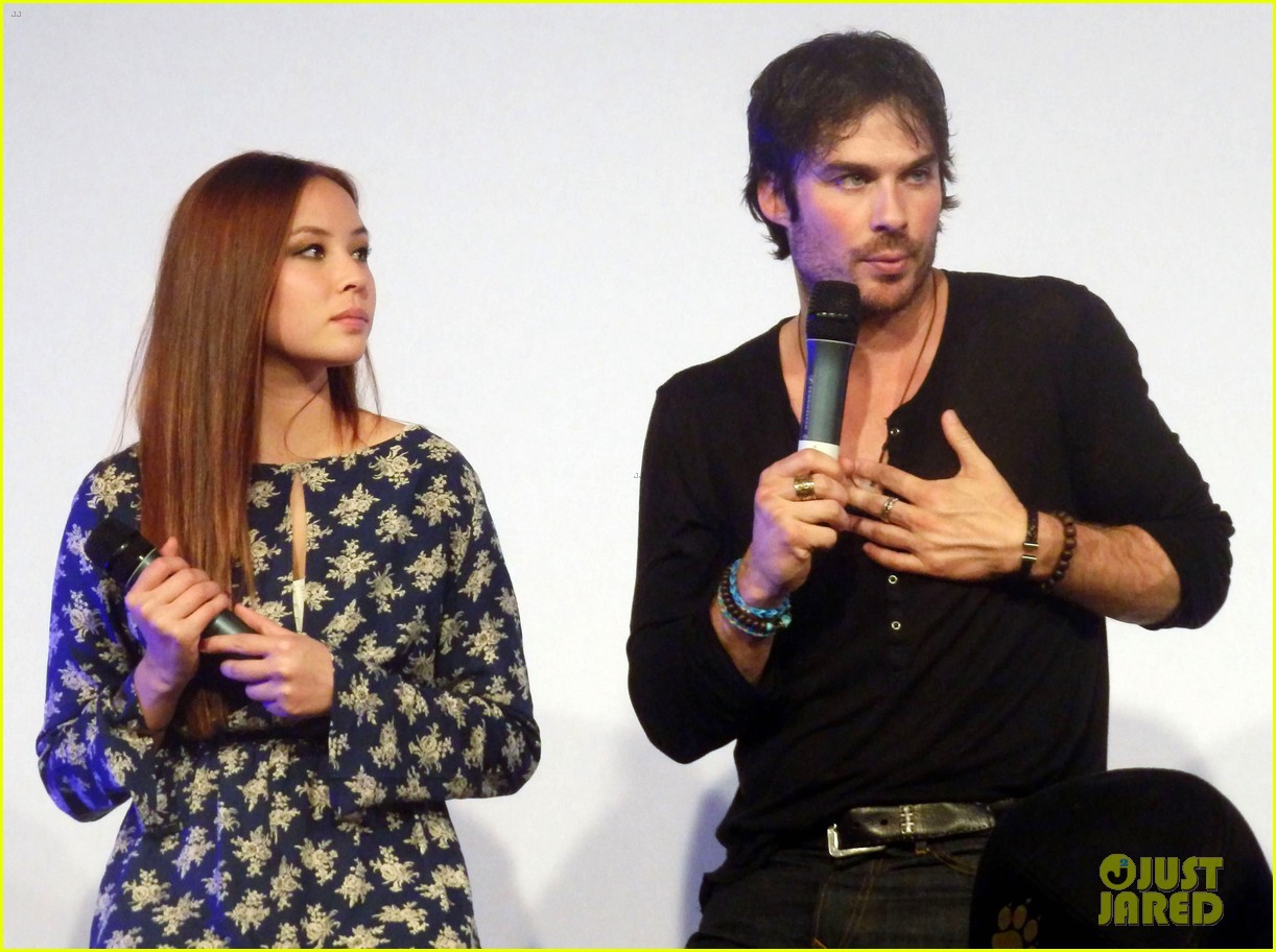 Ian Somerhalder Entertains Crowd at Another Day of Bloody Con Photo