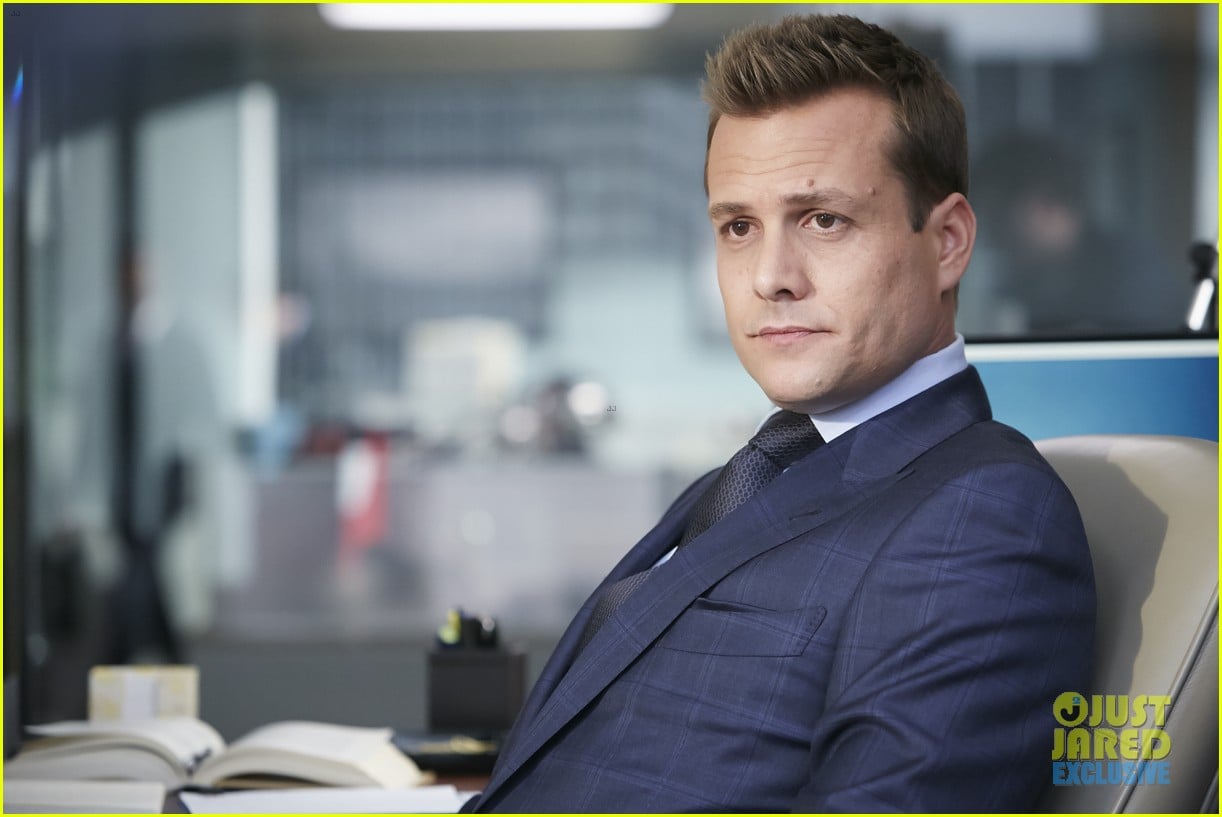 'Suits' Season Four First Look Photos at Mike's New Job! (Exclusive