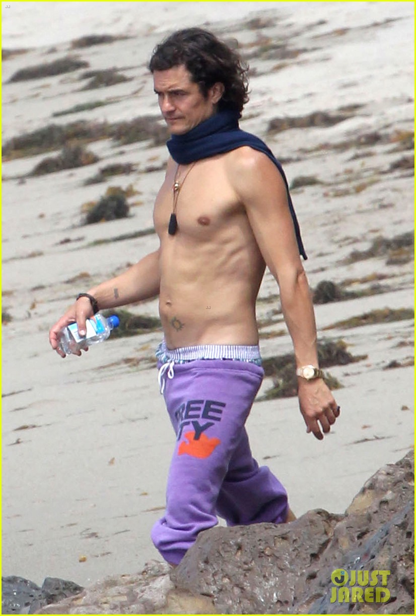 Orlando Bloom Is Shirtless as He Hits the Beach in Malibu 