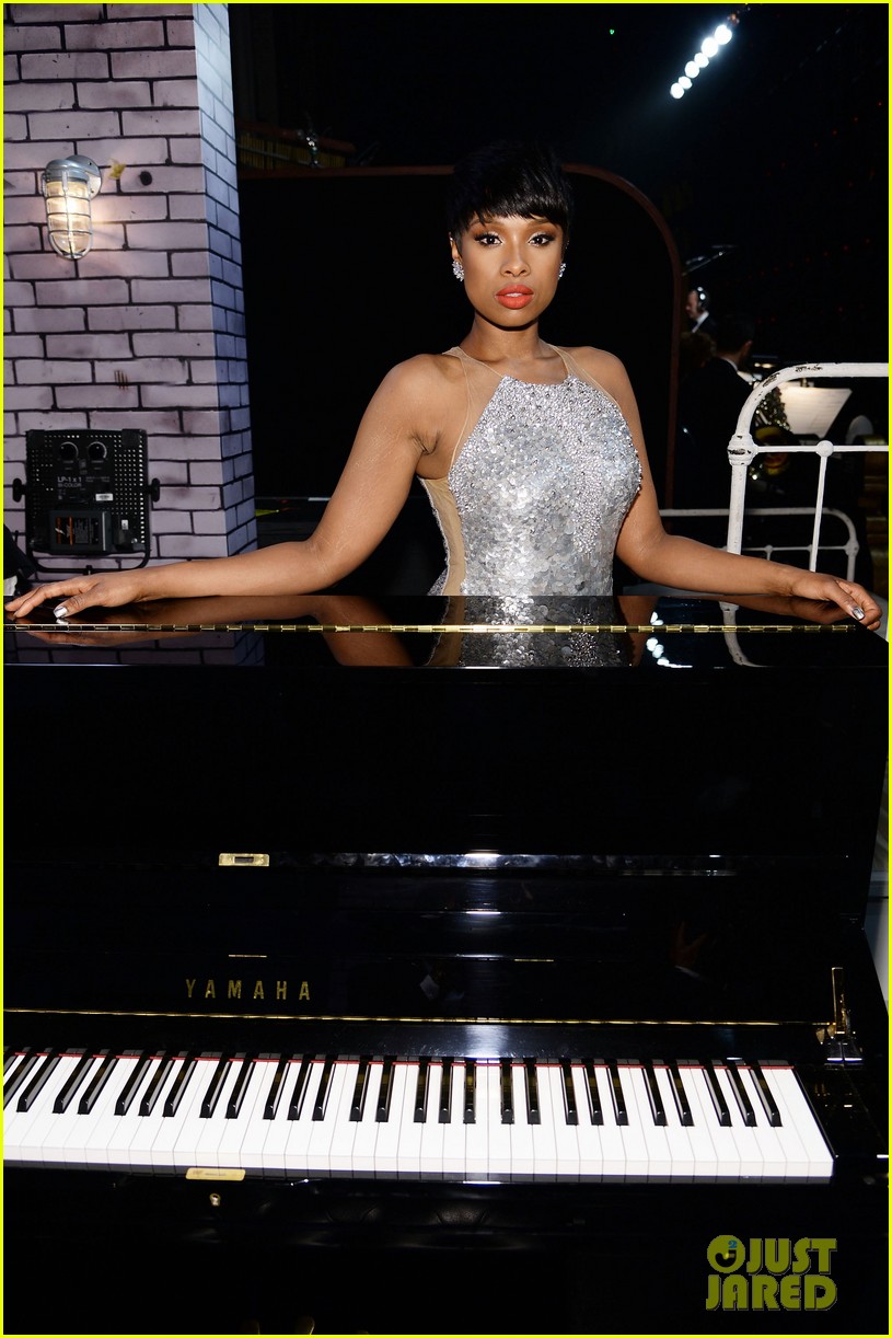 Jennifer Hudson Performs Song from 'Finding Neverland' at Tony Awards